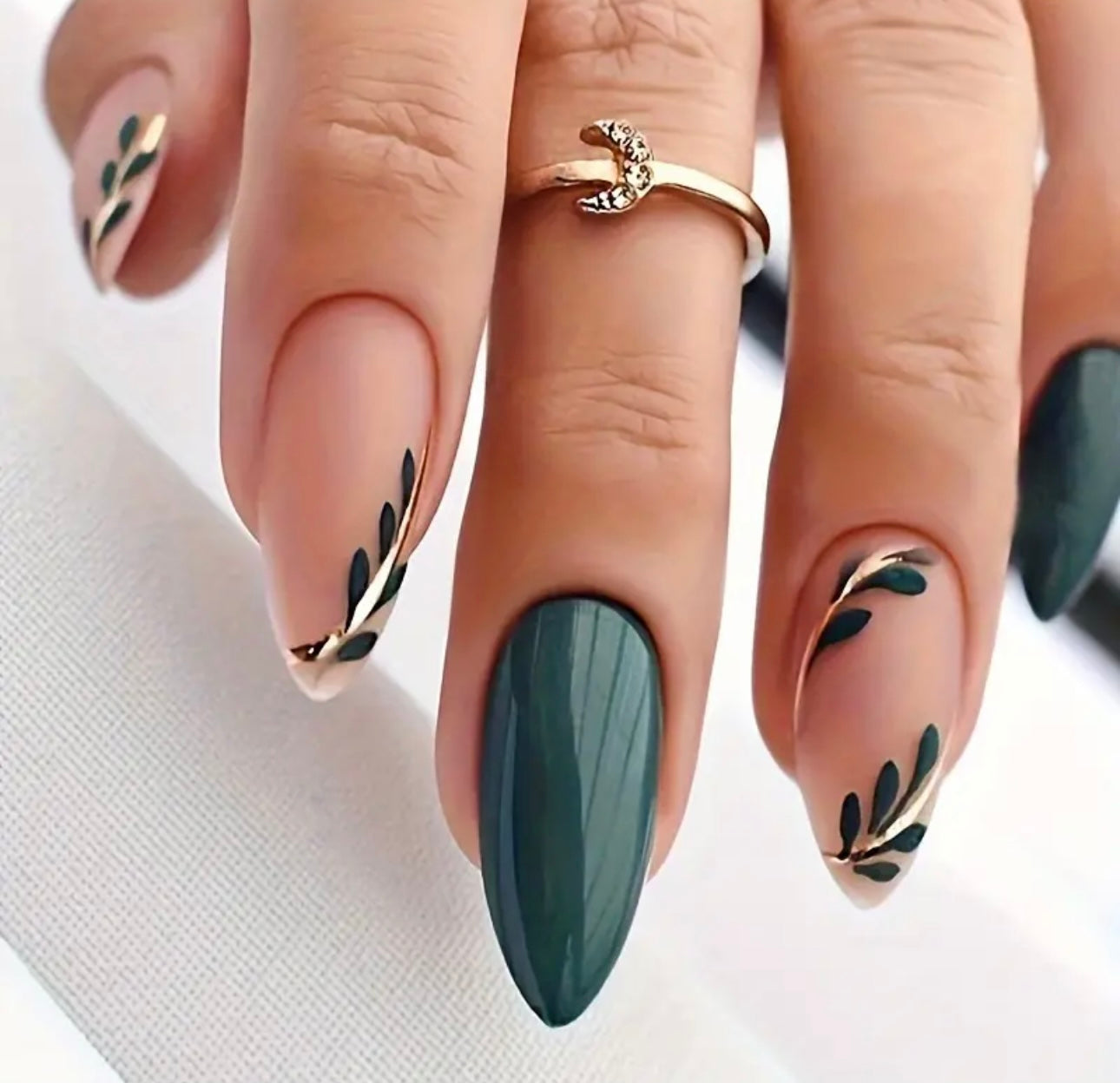 Green Leaf Almond Shape False Nails